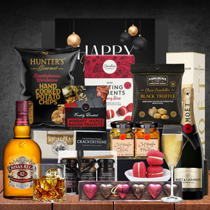 Best Champagne & Whiskey New Year Gift Hamper Featured Image