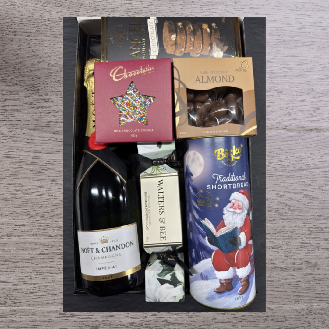 Moet & Chandon Christmas Hamper For Her