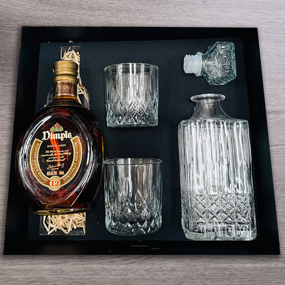 Dimple 12 Year Old Blended Scotch Whisky with Decanter Set